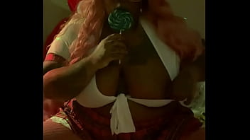 Preview 2 of Big Lun Small Fuddi 18 Year Girl - Hazelnutxxx Says Valentines Day I Jus Wanna B Who You Nut On This Valentines Day!