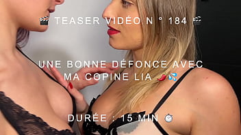 Preview 1 of Family Stonet Com - Deux jeunes femmes se d&eacute_foncent le cul