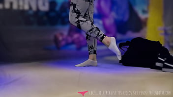 Preview 1 of He Teen Blond - Vends-ta-culotte - Beaut&eacute_ fran&ccedil_aise autoritaire te fait bouffer ses chaussettes sales - Lucy doll