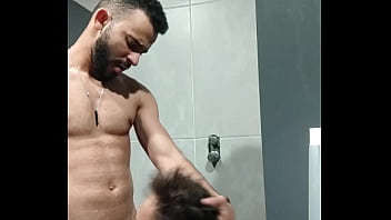 Preview 3 of Bra Village - o cara ficou me olhando durante o treino,  levei ele pro banheiro e coloquei para mamar