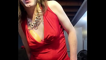 Preview 2 of Sert Sikis - Red And Gold Wearing Sissy Jade Cums From Penatration