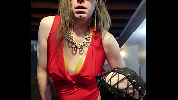 Preview 1 of Sert Sikis - Red And Gold Wearing Sissy Jade Cums From Penatration