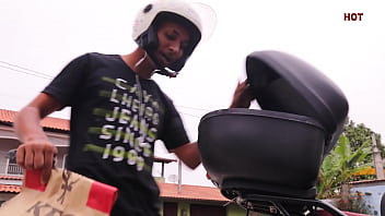 Preview 1 of Dj Exsoti - Novinha dando pro entregador pirocudo