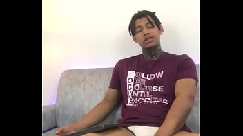 Preview 1 of Deskertube Com - Estaba tan caliente que no pude evitar masturbarme