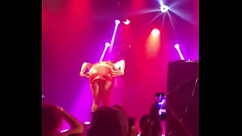 Preview 3 of Phone Mens - Prostituta de Paranapanema sp se exibindo no baile do Pedrinho