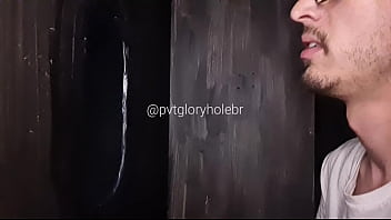 Preview 1 of Indian Teen Fucking Bleeding - PAU ENORME E CHEIO DE LEITE GOZANDO NO GLORYHOLE (COMPLETO NO RED)