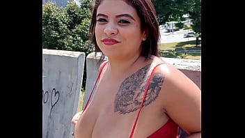 Preview 2 of Tolit School - ESPOSA GOSTOSA SE EXIBINDO NA RUA !
