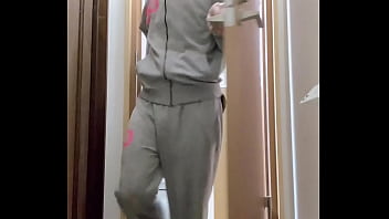 Preview 1 of Dey Family - 朝1番のトイレでおしっこ正面撮り