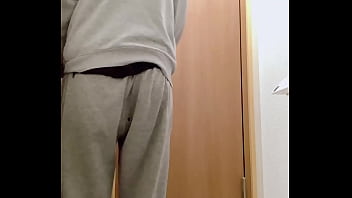 Preview 4 of Dey Family - 朝1番のトイレでおしっこ正面撮り