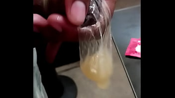 Preview 4 of Xxnx 7 - LLENANDO UN CONDON DE SEMEN