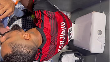 Preview 1 of Raja Ke V - Banheiro da balada Rickpaixao2020 gozando na cara