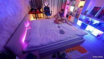 Preview 2 of Jaoanese Friend Mom - What step sis does in her room