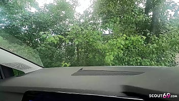 Preview 2 of Bf Zzzzzzz Xxxxxx - Reife T&uuml_rkin von zwei deutschen Typen auf dem Heimweg im Auto gefickt