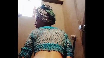 Preview 4 of Arab Sex Sister And Brather - Lunita te ense&ntilde_a puzy