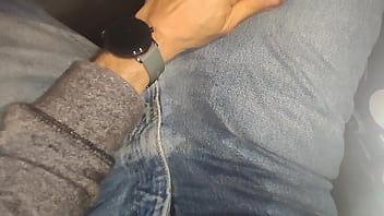Preview 2 of Video Jilat Pepek - Peeing in my car