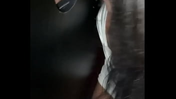 Preview 4 of Berbiy Sexy - MAMANDO V&Aacute_RIOS H&Eacute_TEROS E BEBENDO LEITE NA CABINE DA IMPERIO