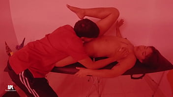 Preview 2 of Wife Lied - Viene por un masaje y le follo el delicioso CULO y acabo comiendome su apretadito CO&Ntilde_O. PARTE 1
