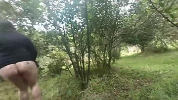Preview 2 of Latino Pussy Ass - Latina PUTONA en el Bosque con un EXTRA&Ntilde_O exhibiendo su culo y su co&ntilde_o en vestido y tangas en caminata extrema al final folla y CHUPA verga como DIOSA de la naturaleza en usa Estados Unidos desi bhabhi XXX XNXX 4 FULL ON XRED