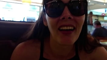 Preview 3 of Stoya Solo - Gostosa se masturbando no restaurante e se exibindo pelada em p&uacute_blico