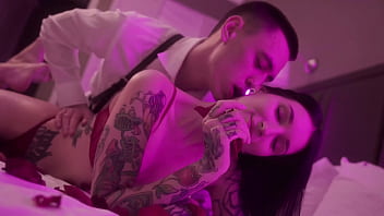 Preview 4 of Sex Xvidei Bangla - Romantic Valentine&#039_s Day sex with a sweet brunette