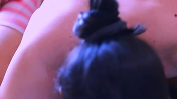 Preview 2 of Animal Xxxvido Girl Video - Madrastra y el compa&ntilde_ero de su hermanastrastra en su habitaci&oacute_n secreta.