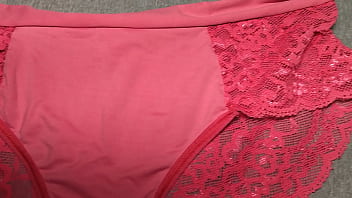 Preview 1 of Kachi Pakki X Sex Movies - Me masturb&eacute_ y corr&iacute_ en los panties usados de encaje favoritos de mi mejor amiga