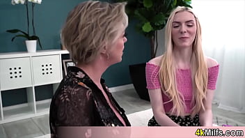 Preview 2 of Maa Bate Xxx Videos You Tube - Stepmoms new sitter needs to learn how to satisfy the head of the house which is me