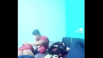 Preview 1 of Darla Stepmom - Heteros se depilan el trasero por diversi&oacute_n y terminan calientes follando pt 2