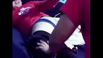 Preview 1 of Skinny Saggy Anal - Me depila el culo por perder apuesta y me termina follando