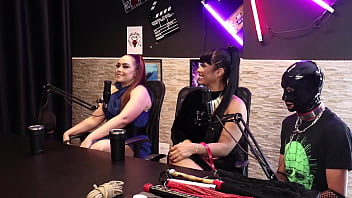 Preview 1 of Lesbian Bride Pussy Licking - As pessoas precisam respeitar o BDSM,  &eacute_ um dos desejos dela - Inara &agrave_ Doutrinadora e Goddess Lohan
