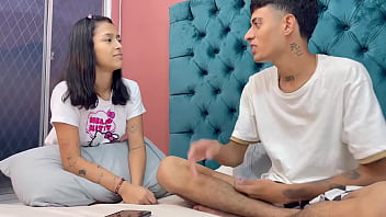 Preview 1 of Bitch Joi Bbc - Le pido a mi peque&ntilde_a hermanastra que me deje quedar en su cama para aprovecharme y follarla duro.