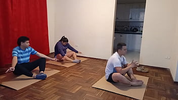 Preview 2 of Saxyvidoe Com - Mi mejor amigo es mi entrador de yoga y siempre se trae a su esposa para que nos acompa&ntilde_e y esta ves si que el se entere pude follarme a su hermosa esposa cogerla bien hasta que me saca toda esa leche para su boca