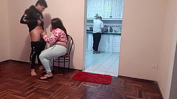 Preview 3 of Www 7labios Com Lesbianas - todos los hombre tenemos esa fantasia de follarnos a la esposa de nuestro amigo bueno hoy me paso a mi y lo pude cumplir follandome a la esposa de mi mejor amigo mientra el esta en la cocina cocinando
