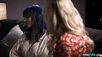 Preview 2 of W W W W W W X X X 2018 - Blue haired lesbian Jewelz Blu finger lick Milf Serene Siren. Two girlfriends,  Alison Rey and Jewelz are renting together,  their landlady,  Serene Siren,  is also a lesbian who will taste Jewelz wet pussy