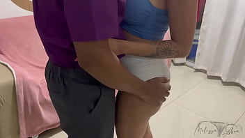 Preview 1 of Hentai Twerk - Meu corninho &eacute_ um safado,  tirou a camisinha do t&eacute_cnico da internet e meteu o pau dele na minha buceta