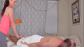 Preview 1 of Rubi Y Torbe Videos Porno - Experienced MILF Sofie Marie Massages And Teases Her Hubby