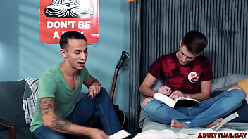Preview 2 of Mom Ruge Girl - Roommates and boyfriends Des Irez and Trevor Harris take advantage of the situation to review until they can&#039_t fight their intense desire to fuck.