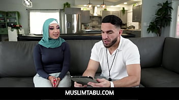 Preview 2 of Pusssy Video - MuslimTabu - Violet Gems&#039_ coach Peter Green fingers her tight pussy