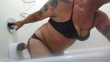 Preview 3 of Xxx Bab Vidos - water dildo12 inch tub dildo to fuck n clean hole