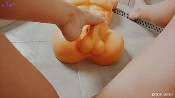 Preview 4 of Naket Move - Footjob in the shower