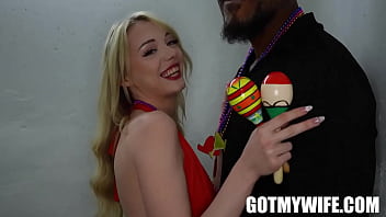 Preview 1 of Black Man Wit Giral Sex Video Hi - Wifey&rsquo_s Wet Hole Creampied by Bartender&rsquo_s BBC in Hotwife Bash!