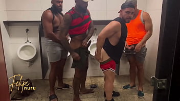 Preview 4 of I Love You Xxxbf - BANHEIR&Atilde_O,  AVENTURAS DO CARNAVAL DO NURU