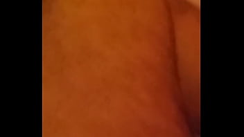 Preview 4 of Hindi Sex Videohindi - punhetando  o marido  e levando socada do comedor pauzudo