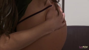 Preview 1 of Fapli Tube Porn - Beautiful hottie gets her tight pussy eaten out by a friend