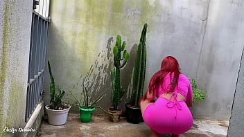 Preview 2 of Trente Jada - Essa empregada me provoca com essa bunda gostosa,  fico excitado toda vez que ela vem em casa