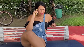 Preview 1 of Pussy Solo - hacemos un trio en la piscina con mi amiga y mi novia sin que nos vean