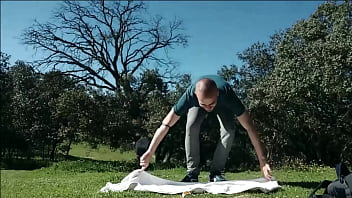 Preview 1 of Bokep Silat Cina - Walking naked on a cruise through a place called Casa de Campo in Madrid