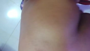 Preview 3 of Cum Inside Tiny Puzzy - Jovencita culona le encanta que le dilaten el ano