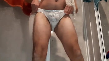 Preview 2 of Couple From Quebec - Mostrando mi culo con las bragas sucias de mi mujer a ver si te pongo cachondo