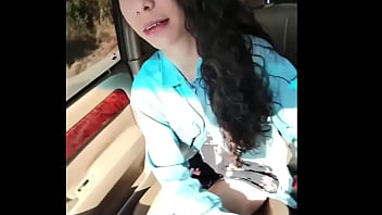 Preview 3 of Mother Lesson For Son - En el taxi. Hago un show por videollamada en plena autopista a uno de mis seguidores. Me emocione tanto que me folle al taxista